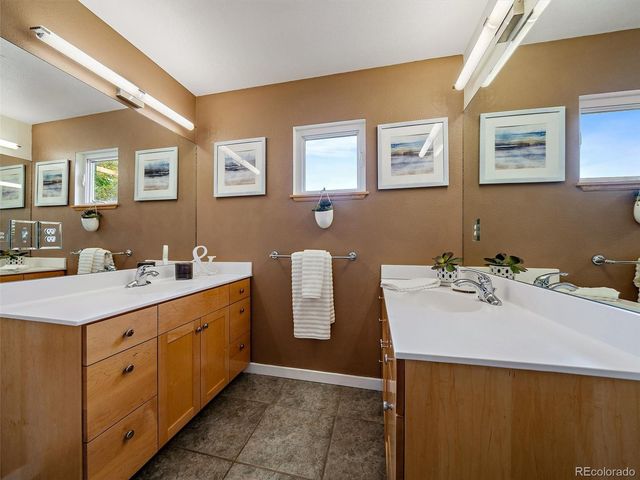 2490 S Holly Place, Denver, CO 80222