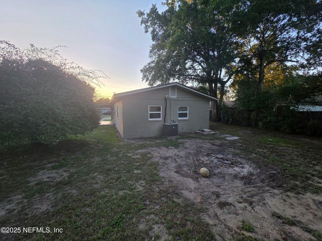 2841 DAFFODIL Circle W, Jacksonville, FL 32246