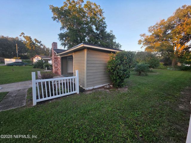 2841 DAFFODIL Circle W, Jacksonville, FL 32246