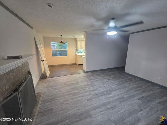 2841 DAFFODIL Circle W, Jacksonville, FL 32246