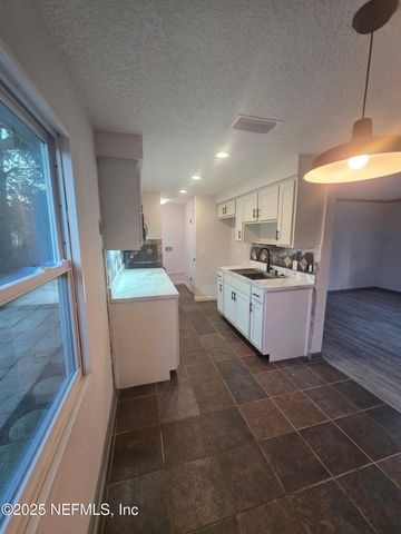 2841 DAFFODIL Circle W, Jacksonville, FL 32246