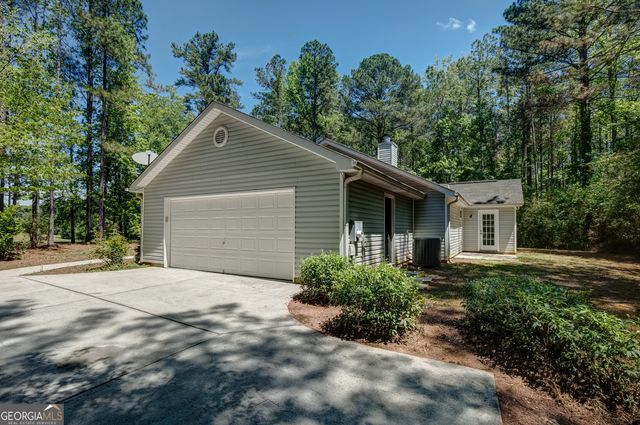 144 Sanders Davis Road, Newnan, GA 30263