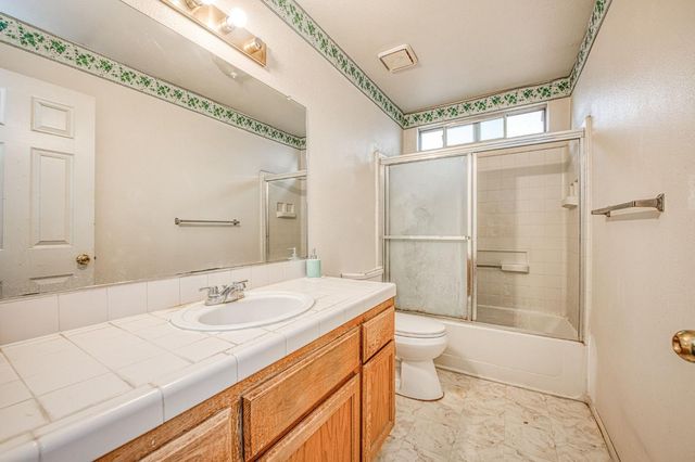 4892 E Grove Avenue, Fresno, CA 93725