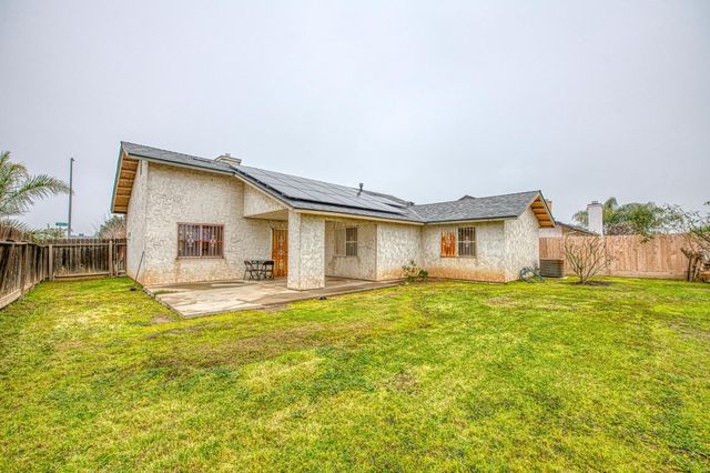 4892 E Grove Avenue, Fresno, CA 93725