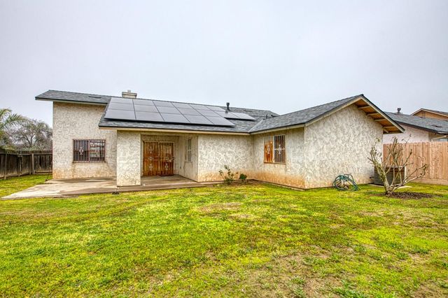 4892 E Grove Avenue, Fresno, CA 93725