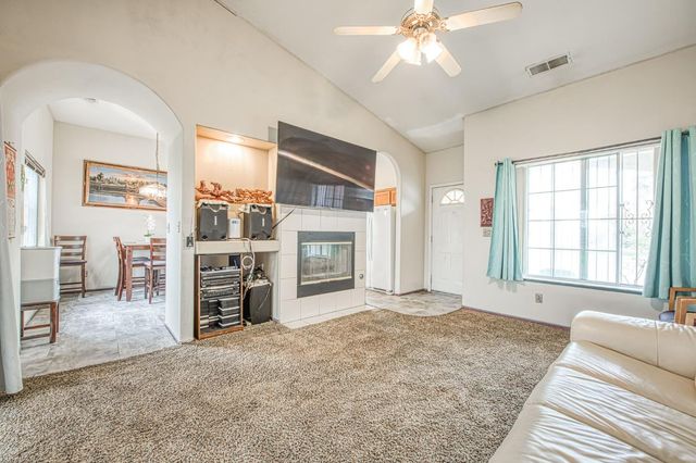 4892 E Grove Avenue, Fresno, CA 93725