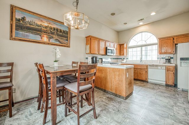 4892 E Grove Avenue, Fresno, CA 93725