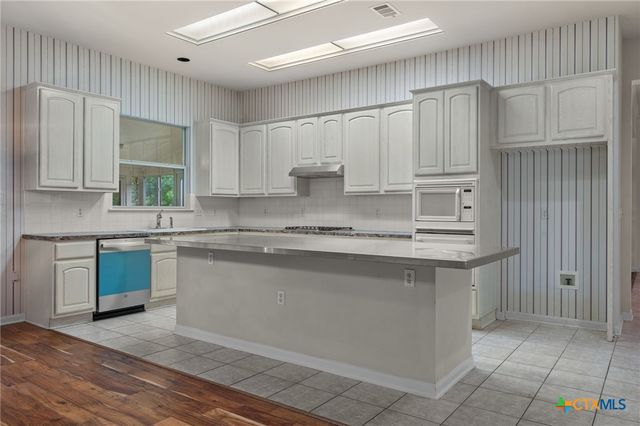 133 Crystal Springs Drive, Georgetown, TX 78633