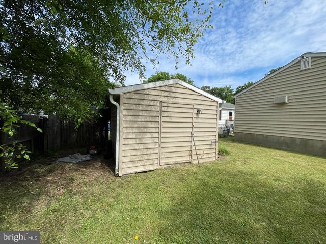 1172 CEDAR AVE, Shady Side, MD 20764