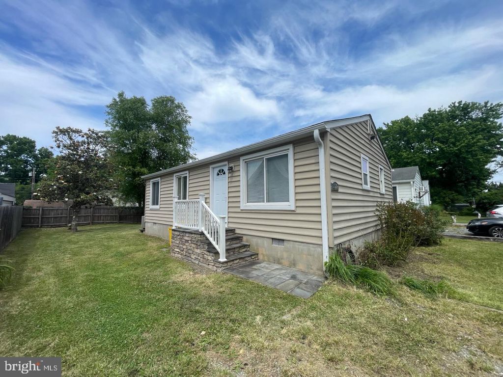 1172 CEDAR AVE, Shady Side, MD 20764