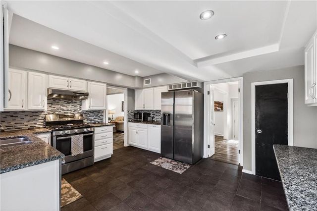 1016 NE 99th Street, Kansas City, MO 64155