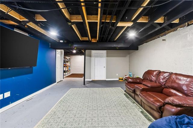 1016 NE 99th Street, Kansas City, MO 64155