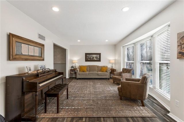 1016 NE 99th Street, Kansas City, MO 64155