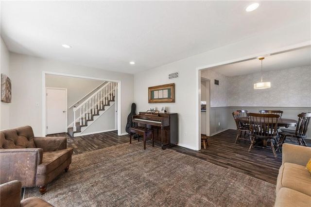 1016 NE 99th Street, Kansas City, MO 64155