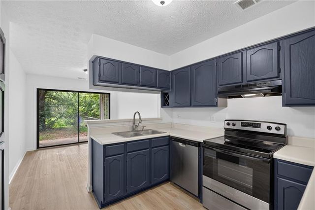 1555 Burnstone Drive, Stone Mountain, GA 30088