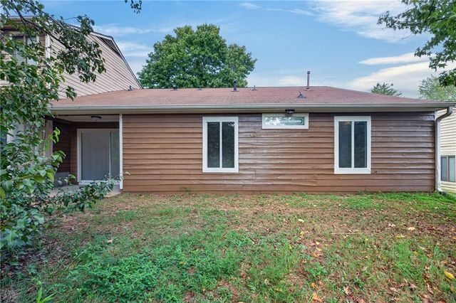 1555 Burnstone Drive, Stone Mountain, GA 30088