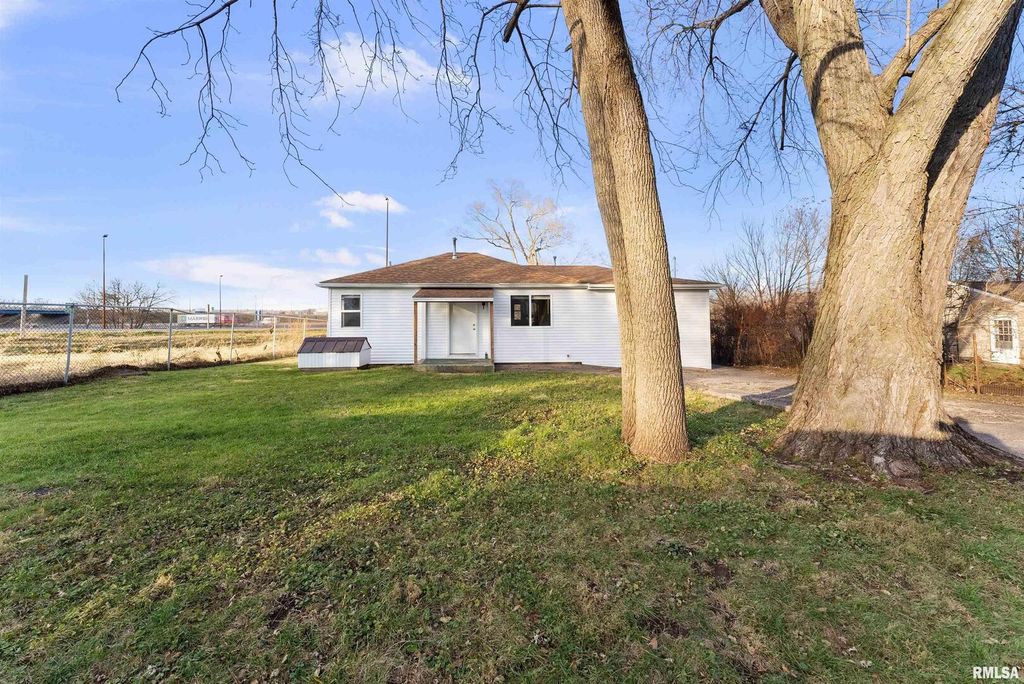 3221 66TH Avenue, Moline, IL 61265