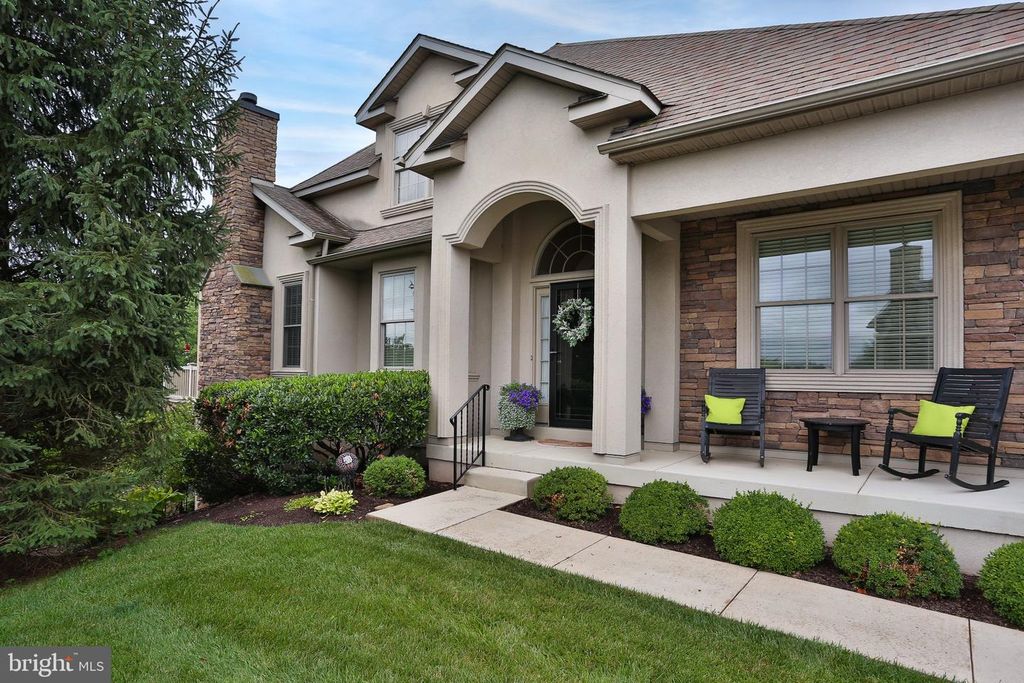 229 COUNTRY CLUB DR, TELFORD, PA 18969 — exterior