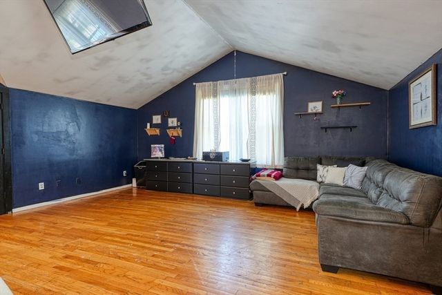 16 Dewey St, Leominster, MA 01453