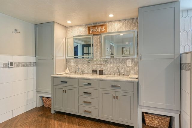 16 Dewey St, Leominster, MA 01453
