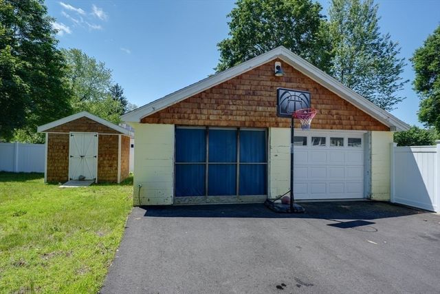 16 Dewey St, Leominster, MA 01453