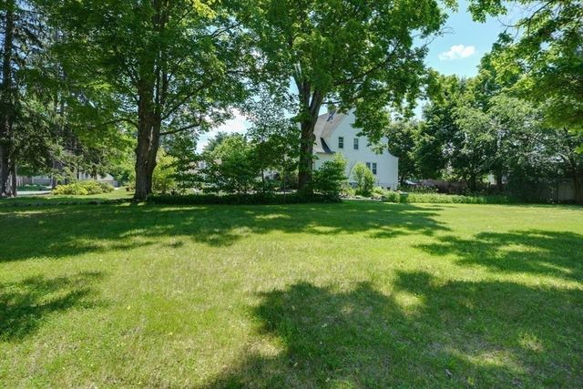 16 Dewey St, Leominster, MA 01453