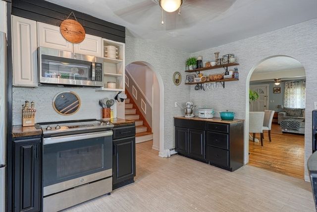 16 Dewey St, Leominster, MA 01453