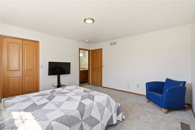 23135 Grist Mill Court 29C, Olmsted Falls, OH 44138