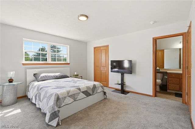 23135 Grist Mill Court 29C, Olmsted Falls, OH 44138