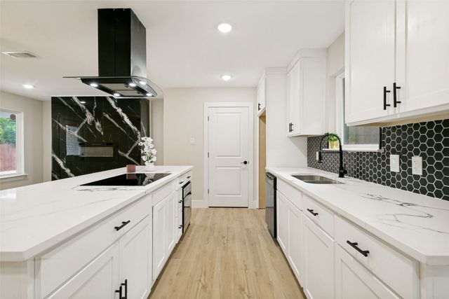 1504 Lexington Place, Bedford, TX 76022
