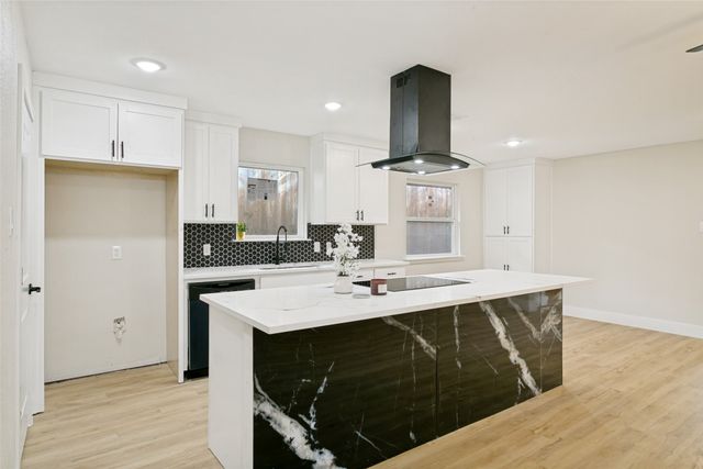 1504 Lexington Place, Bedford, TX 76022