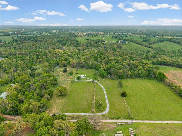 20609 Russell Corner Road, Gravette, AR 72736