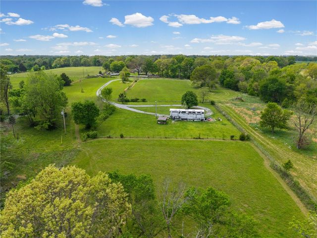 20609 Russell Corner Road, Gravette, AR 72736