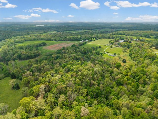 20609 Russell Corner Road, Gravette, AR 72736