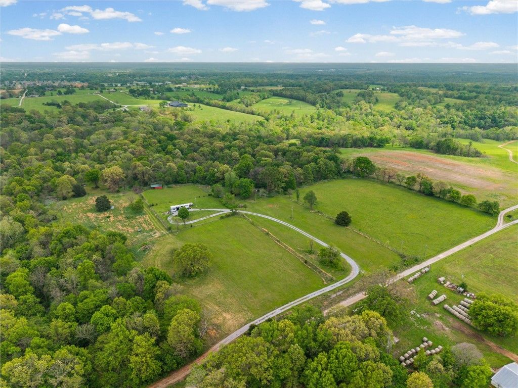20609 Russell Corner Road, Gravette, AR 72736