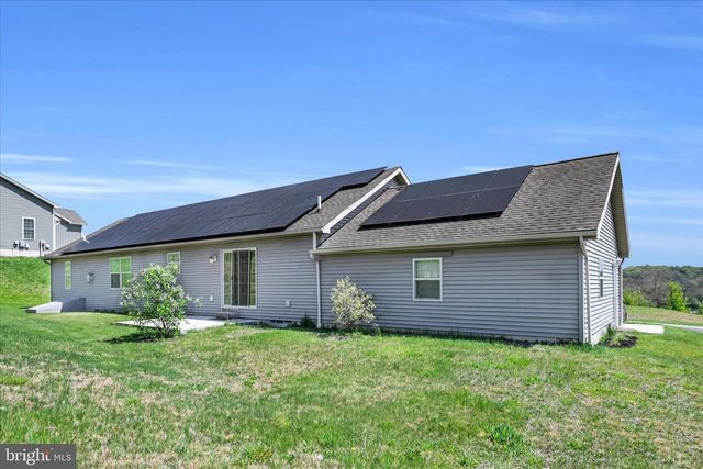 12 HILLSIDE VISTA DR, Pine Grove, PA 17963