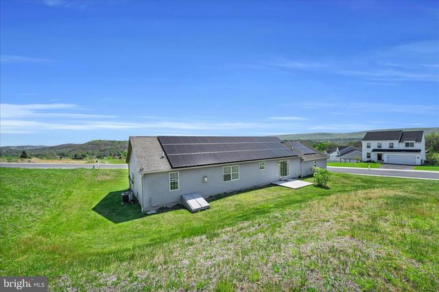12 HILLSIDE VISTA DR, Pine Grove, PA 17963