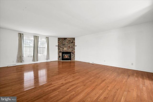 12 HILLSIDE VISTA DR, Pine Grove, PA 17963