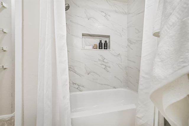 19635 Moonhollow Drive, Houston, TX 77084