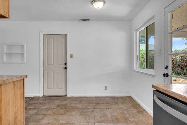 2012 Kellogg Way, Rancho Cordova, CA 95670
