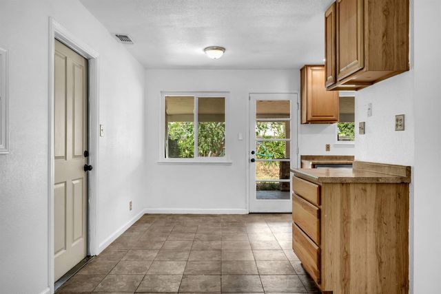 2012 Kellogg Way, Rancho Cordova, CA 95670