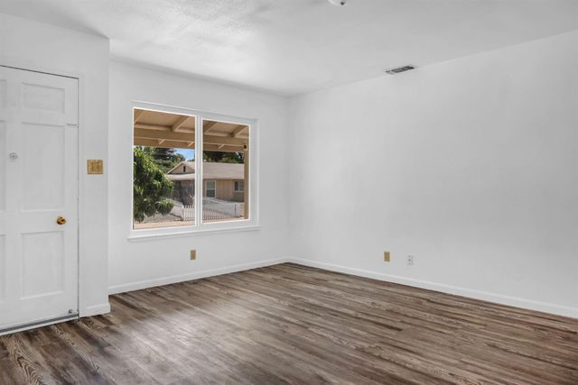 2012 Kellogg Way, Rancho Cordova, CA 95670