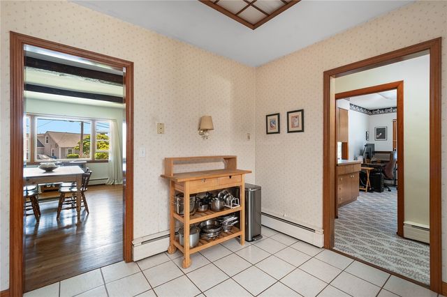 905 Bullocks Point Avenue, East Providence, RI 02915