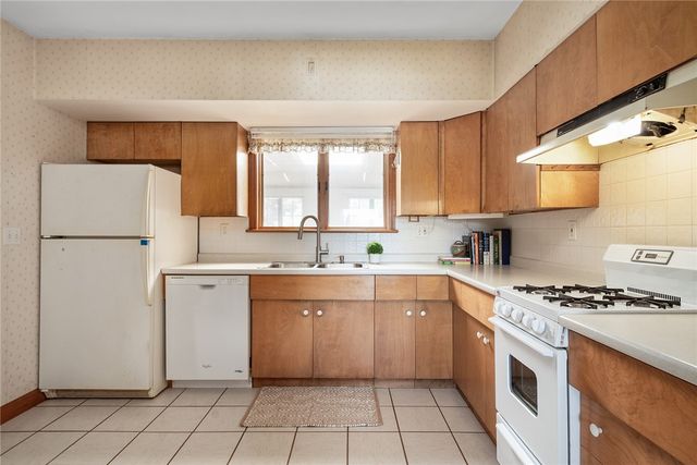 905 Bullocks Point Avenue, East Providence, RI 02915