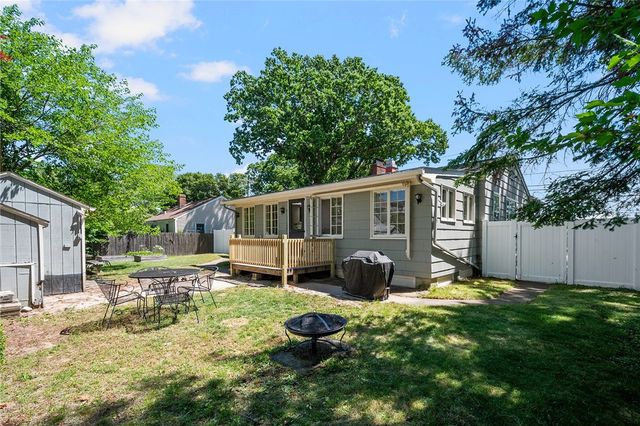 905 Bullocks Point Avenue, East Providence, RI 02915