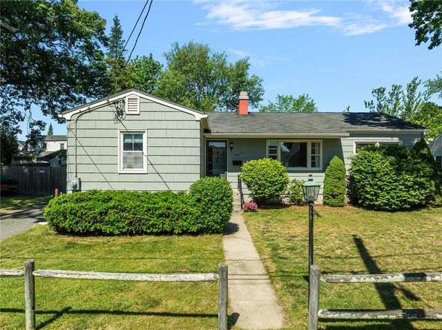 905 Bullocks Point Avenue, East Providence, RI 02915