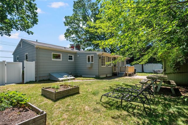 905 Bullocks Point Avenue, East Providence, RI 02915