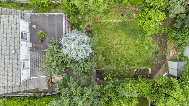 85-24 Eton Street, Jamaica Estates, NY 11432