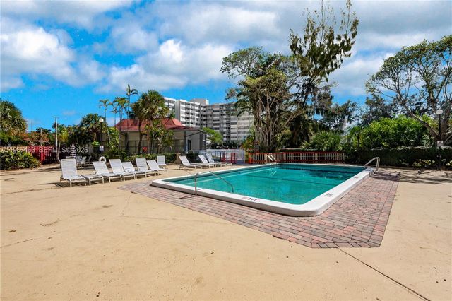 1200 NE Miami Gardens Dr 905W, Miami, FL 33179