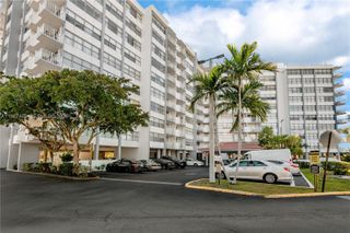 1200 NE Miami Gardens Dr 905W, Miami, FL 33179